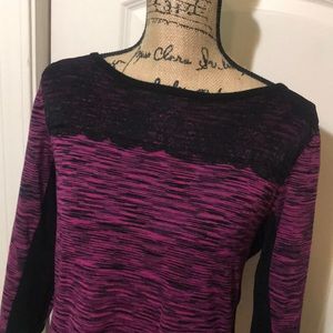 The Limited Women’s Sweater 🖤💐